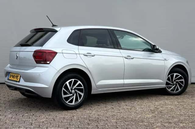 Volkswagen Polo (2019) thumbnail 2