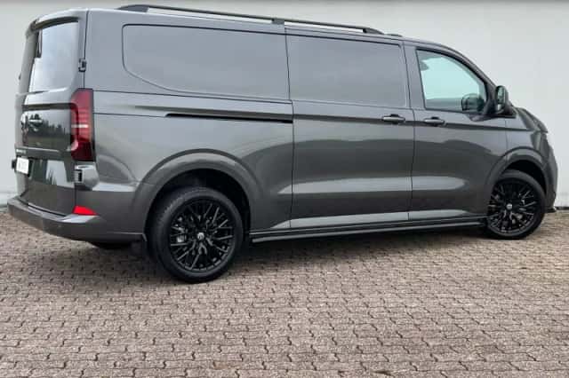 Volkswagen Transporter (2025) thumbnail 2