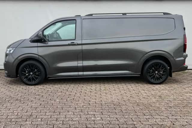 Volkswagen Transporter (2025) thumbnail 3