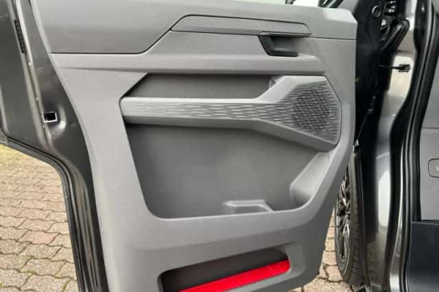Volkswagen Transporter (2025) thumbnail 5