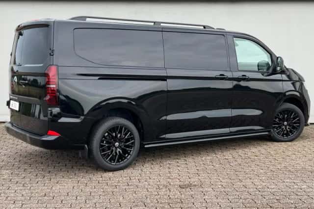 Volkswagen Transporter (2025) thumbnail 2