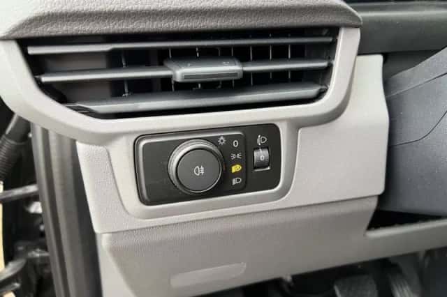 Volkswagen Transporter (2025) thumbnail 6