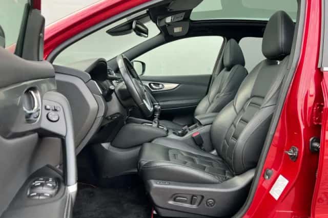 Nissan Qashqai (2018) thumbnail 4