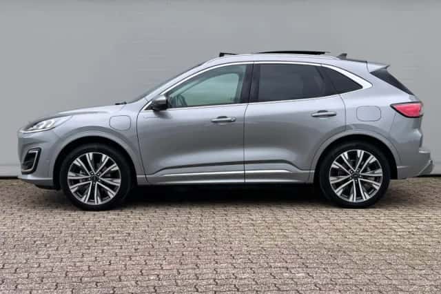 Ford Kuga (2023) thumbnail 3