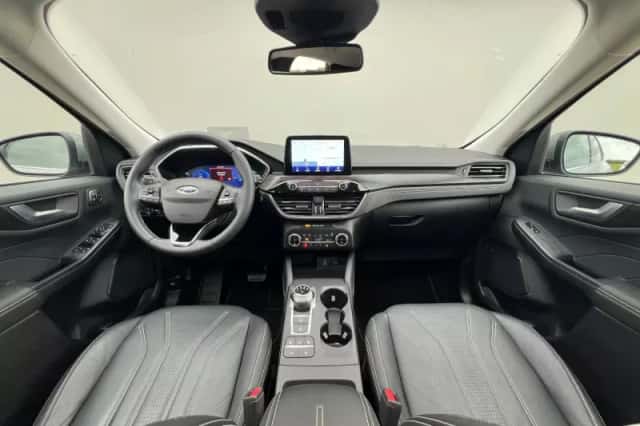 Ford Kuga (2023) thumbnail 6