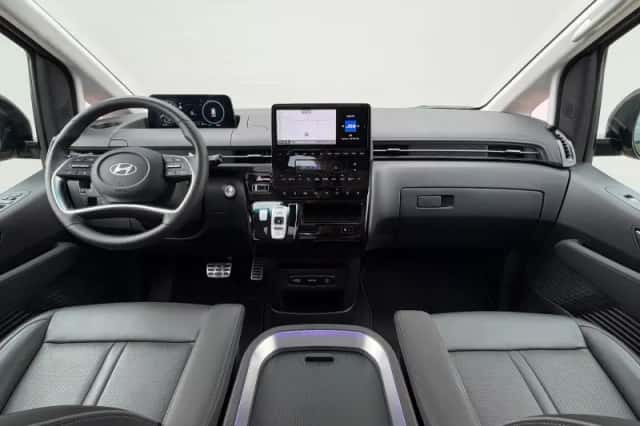 Hyundai Staria (2025) thumbnail 6