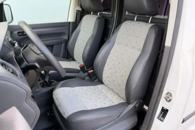 Volkswagen Caddy (2010) thumbnail 5