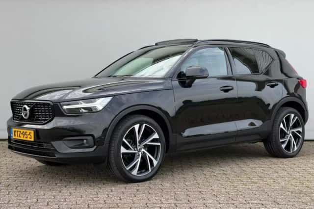 Volvo XC40 (2019) thumbnail 1