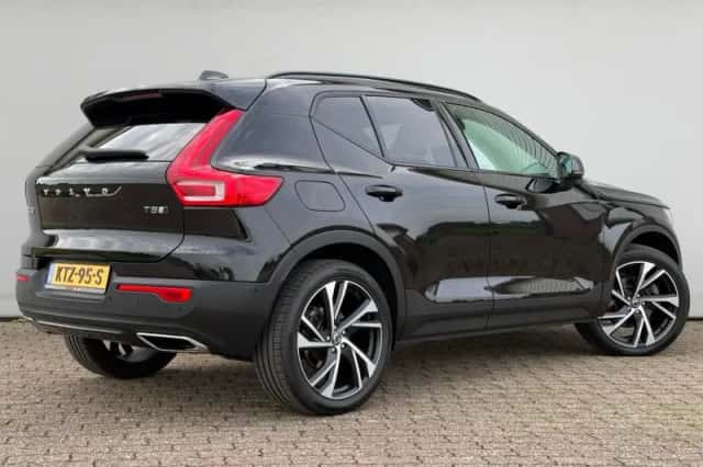 Volvo XC40 (2019) thumbnail 2