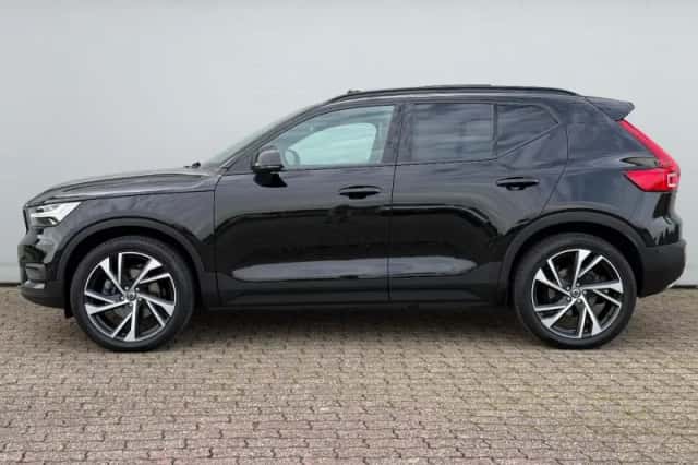 Volvo XC40 (2019) thumbnail 3