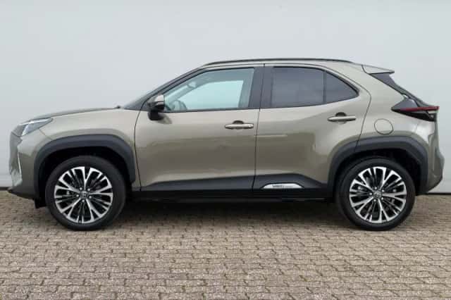 Toyota Yaris Cross (2025) thumbnail 3