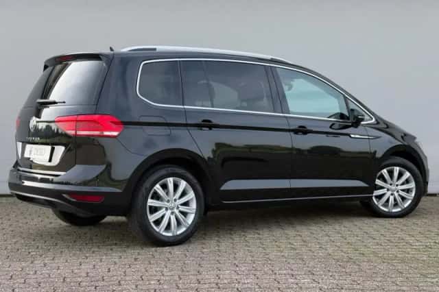 Volkswagen Touran (2018) thumbnail 2
