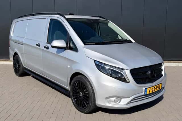 Mercedes-Benz Vito (2023) thumbnail 1