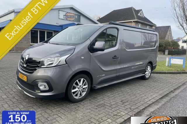 Renault Trafic (2016) thumbnail 1