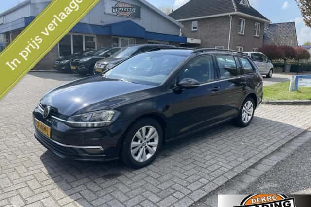 Volkswagen Golf (2018) thumbnail 1