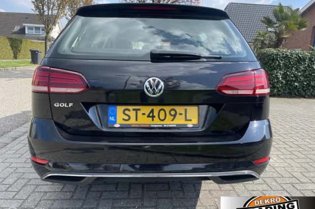 Volkswagen Golf (2018) thumbnail 3