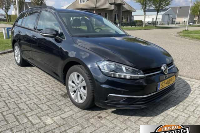 Volkswagen Golf (2018) thumbnail 5