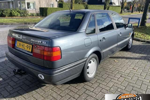 Volkswagen Passat (1995) thumbnail 4