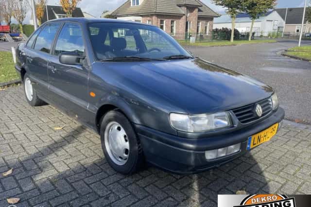 Volkswagen Passat (1995) thumbnail 5