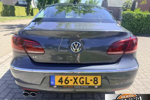 Volkswagen Passat (2012) thumbnail 4