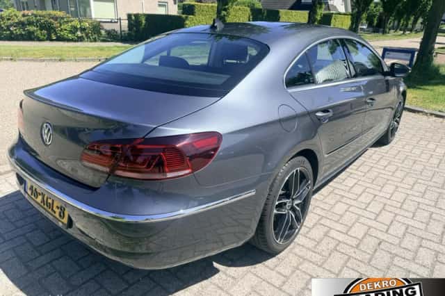Volkswagen Passat (2012) thumbnail 5