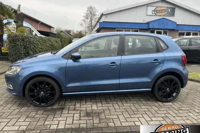 Volkswagen Polo (2017) thumbnail 2