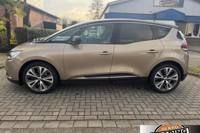 Renault Scénic (2017) thumbnail 2
