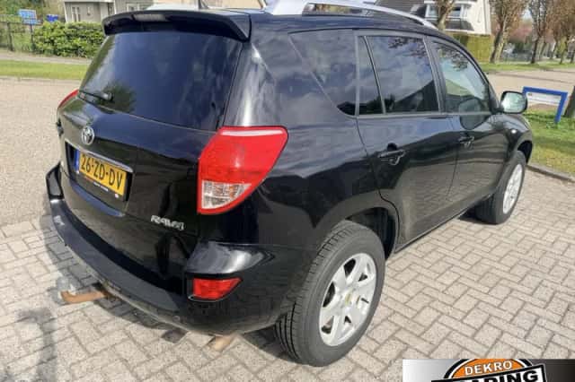 Toyota RAV4 (2008) thumbnail 5