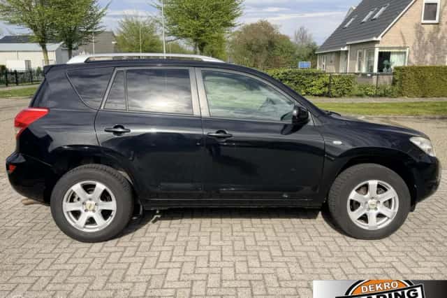 Toyota RAV4 (2008) thumbnail 6