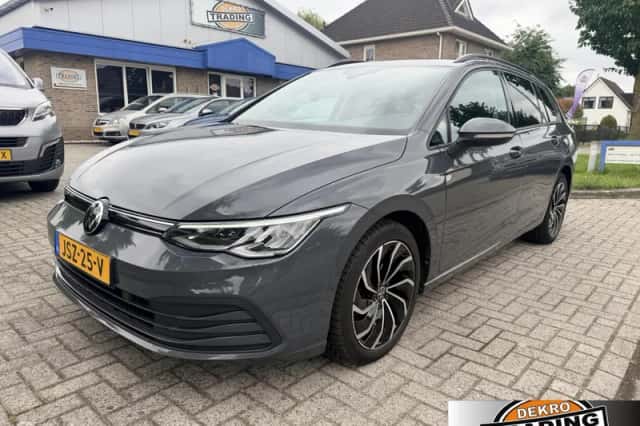 Volkswagen Golf (2021) thumbnail 1