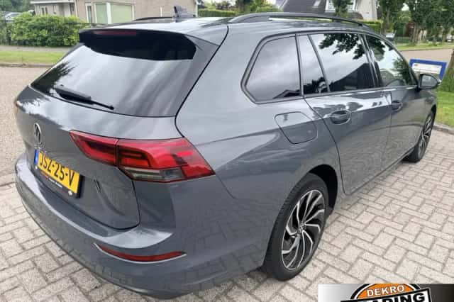 Volkswagen Golf (2021) thumbnail 5