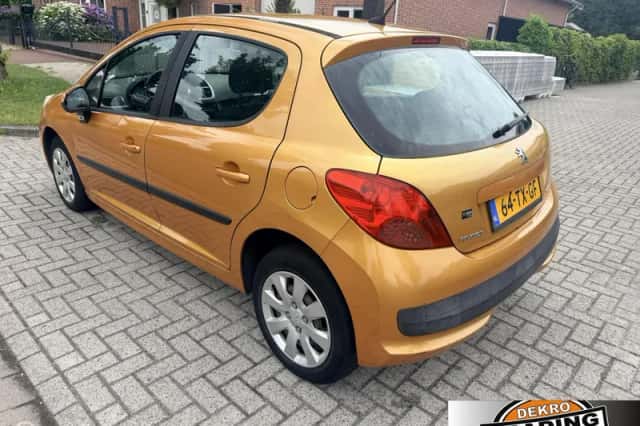Peugeot 207 (2007) thumbnail 3