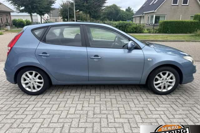 Hyundai i30 (2011) thumbnail 6