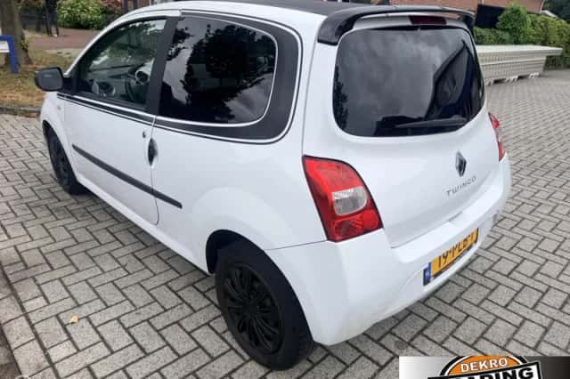 Renault Twingo (2011) thumbnail 2
