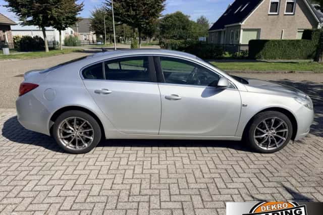 Opel Insignia (2011) thumbnail 6