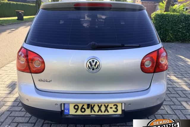 Volkswagen Golf (2004) thumbnail 4
