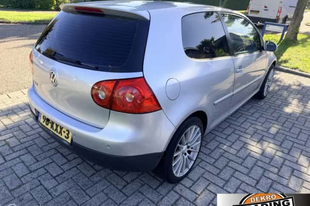 Volkswagen Golf (2004) thumbnail 5
