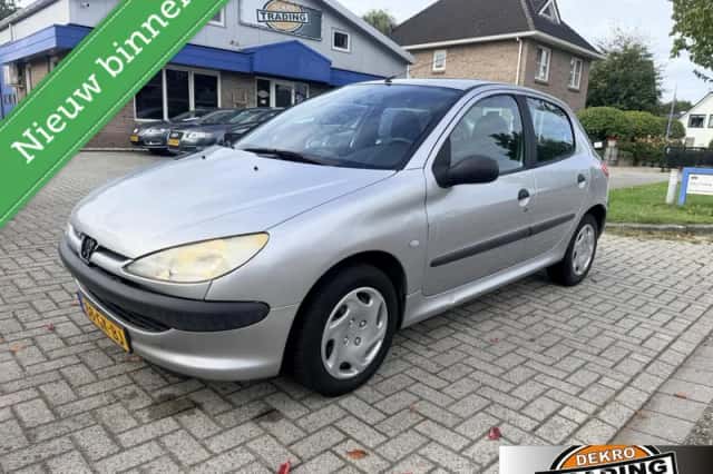 Peugeot 206 (2001) thumbnail 1