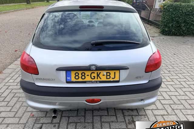 Peugeot 206 (2001) thumbnail 4