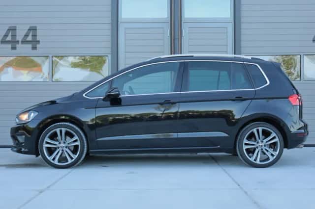 Volkswagen Golf Sportsvan (2015) thumbnail 2
