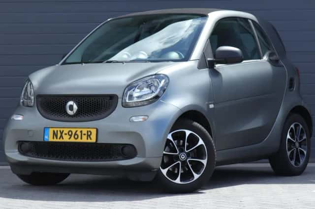 Smart ForTwo (2017) thumbnail 1