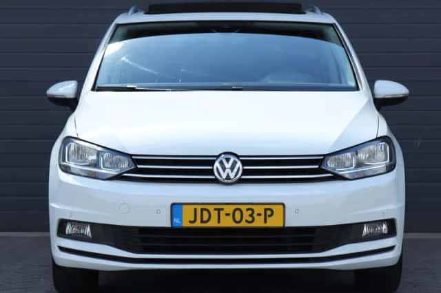 Volkswagen Touran (2019) thumbnail 3