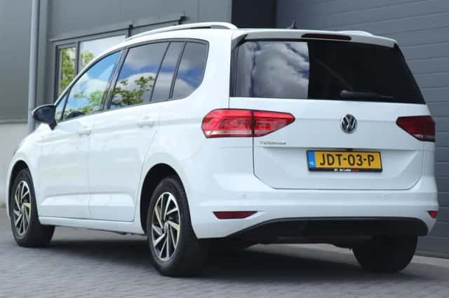 Volkswagen Touran (2019) thumbnail 6