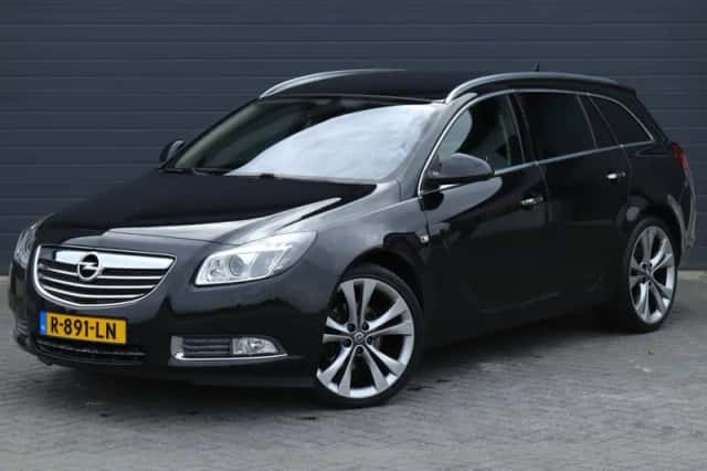 Opel Insignia (2011) thumbnail 2