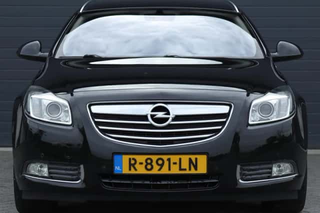 Opel Insignia (2011) thumbnail 3