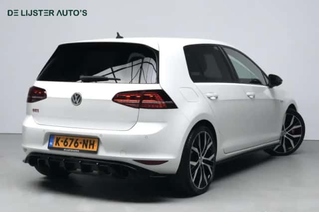 Volkswagen Golf (2017) thumbnail 5