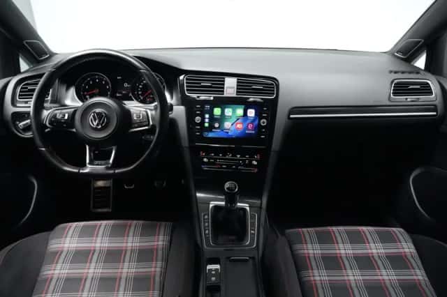 Volkswagen Golf (2017) thumbnail 6