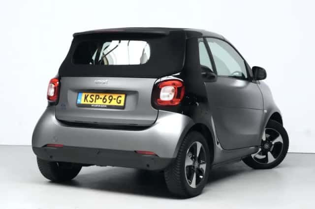 Smart ForTwo (2021) thumbnail 6