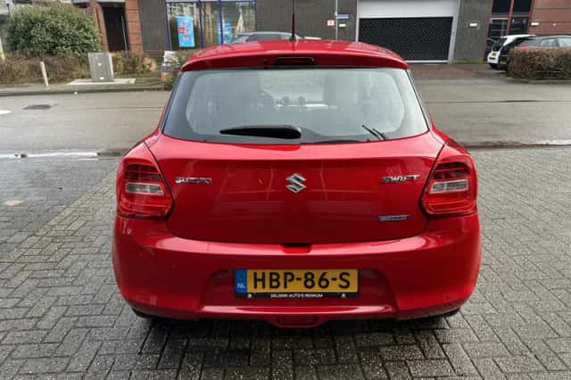 Suzuki Swift (2021) thumbnail 4
