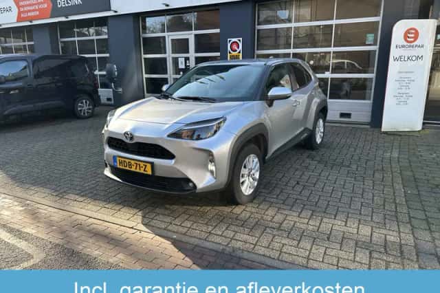 Toyota Yaris Cross (2024) thumbnail 1